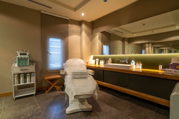 Lara Barut CollectionGallery