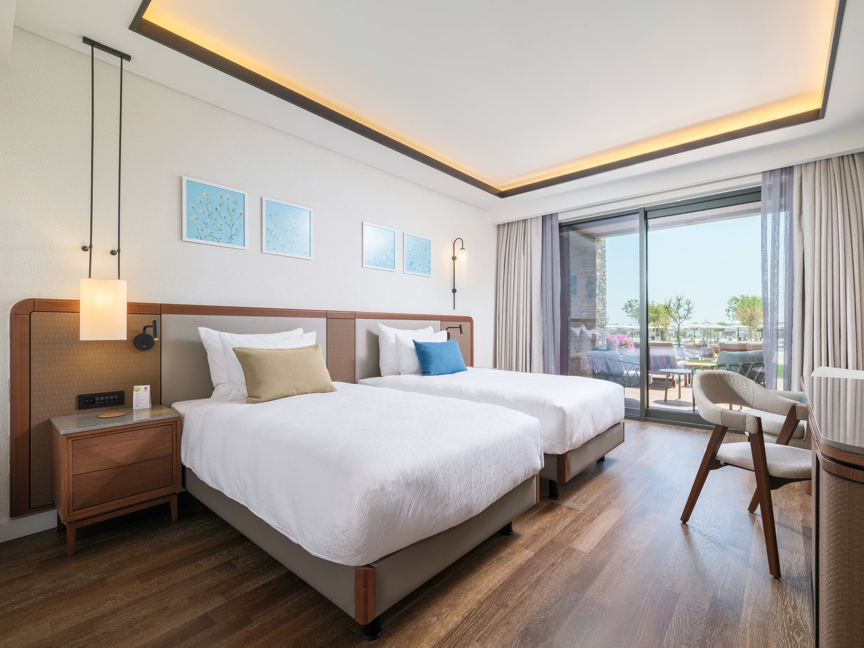 Deluxe Deniz Tarafı Aile Süit - Swim-up