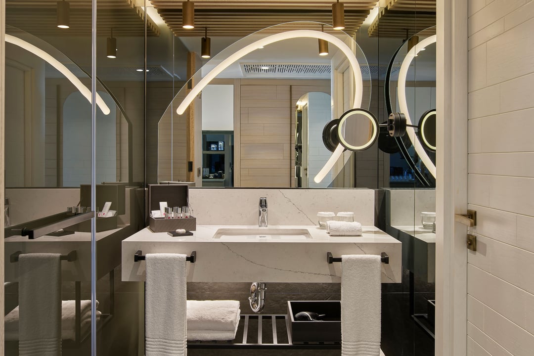 Deluxe Room Direct Sea View