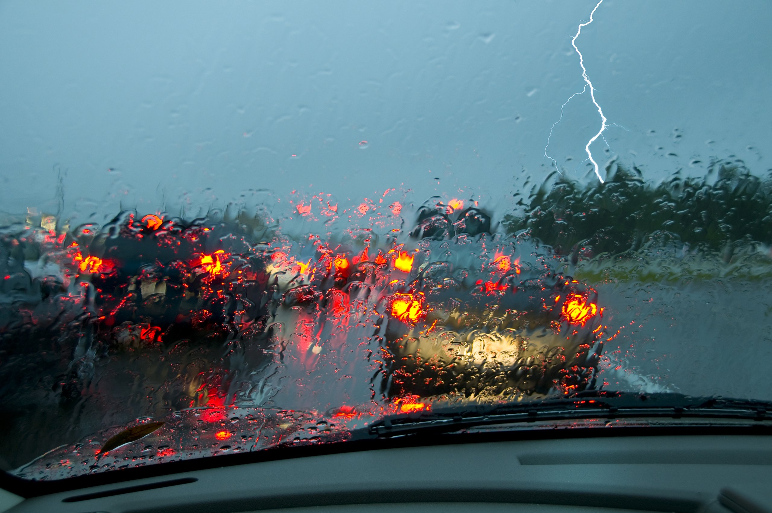How to Safely Drive in the Rain