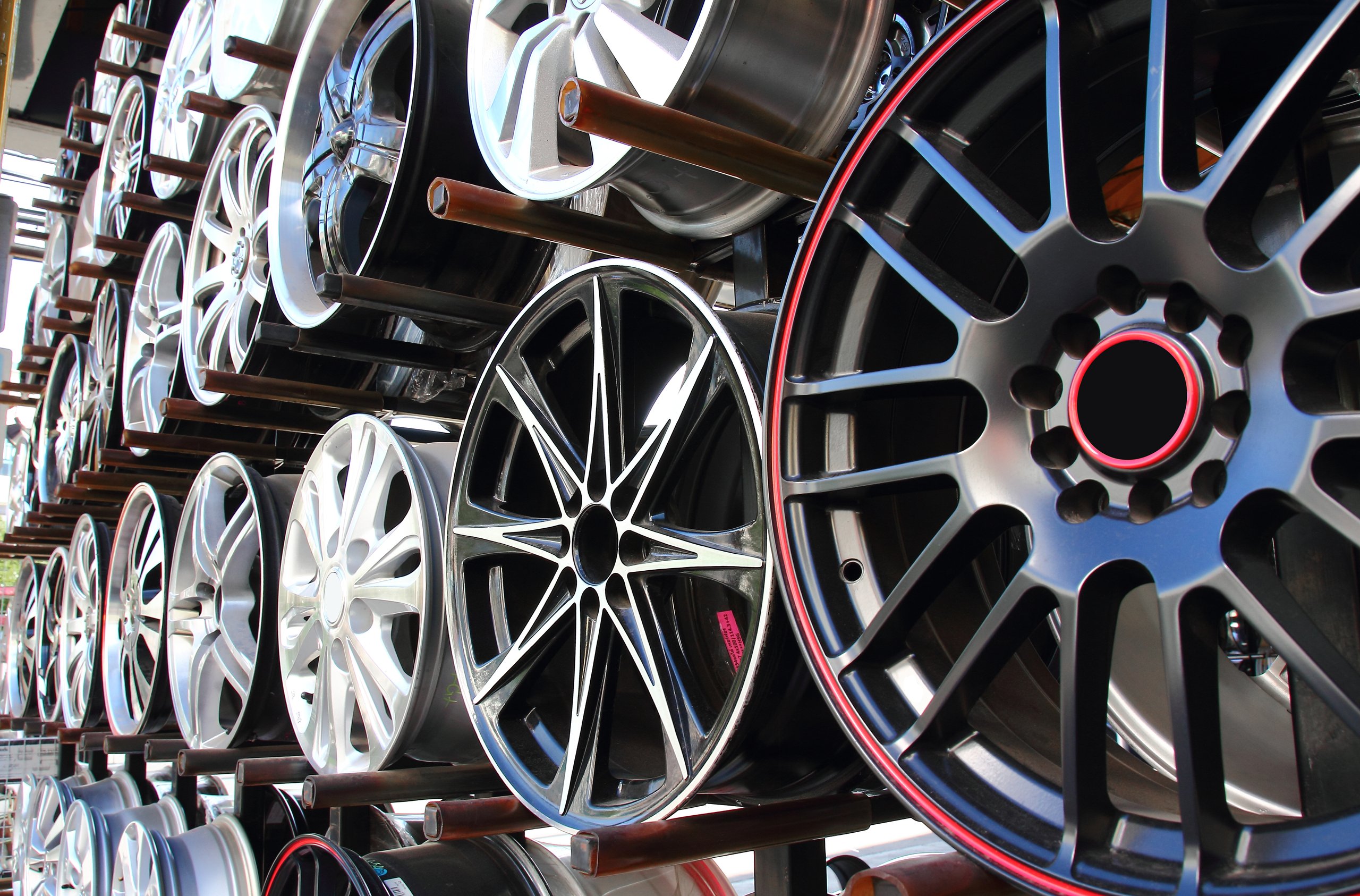 Anodized vs Powder Coated Wheels: What’s the Difference?