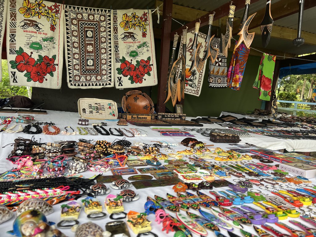Handicrafts at Sabeto Mudpool
