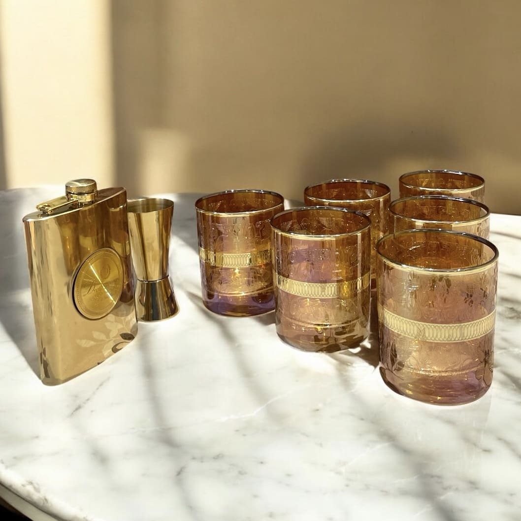 Regal Whiskey Glassware & Flask Gift Set – Handcrafted Luxury with Gold Detailing in Premium Case