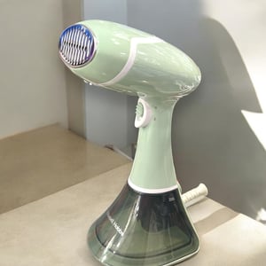 Russell Hobbs Steam Genie Handheld Garment Steamer, 1600 Watts, Quick Heat-Up & Powerful Steam, ideal for Suits, Gowns, Sarees & Travelling