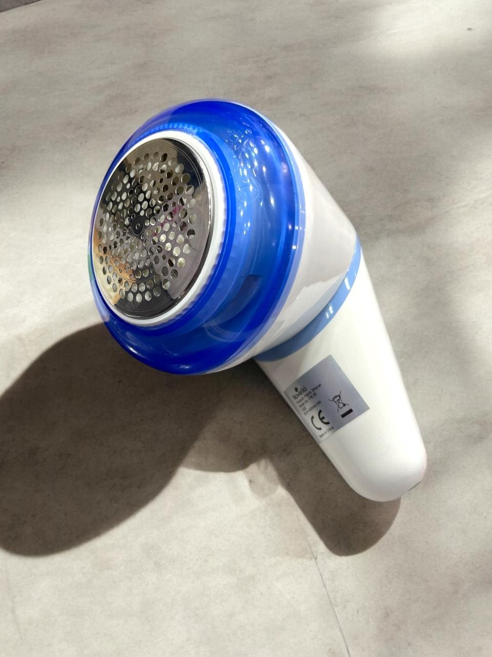 Novella Rechargeable Fabric Shaver | 90° Rotatable Head, Sharp S.S. Mesh, LED Indicator, Large Pill Container
