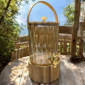 Crystal Glass Dispenser with Wooden Base, Suitable for Serving Cold Beverages and Thoughtful Gifting
