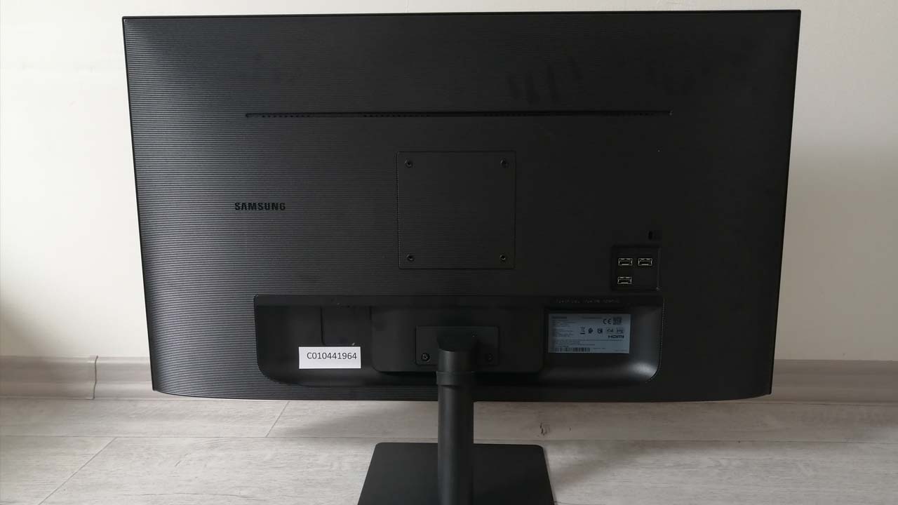 Recenzia na pracovný monitor Samsung Smart M7