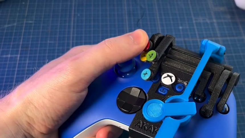 Jednoručný ovládač pre Xbox