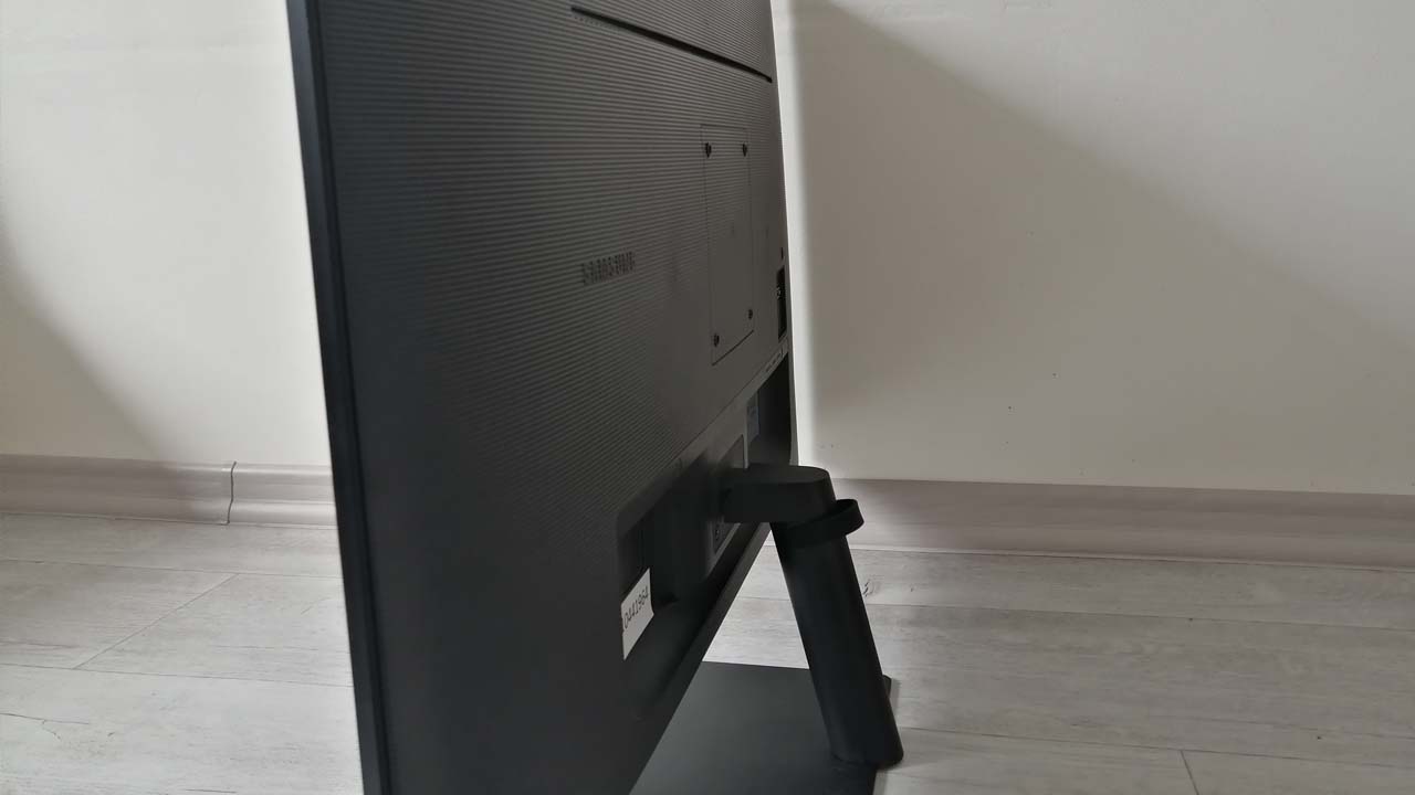Recenzia na pracovný monitor Samsung Smart M7