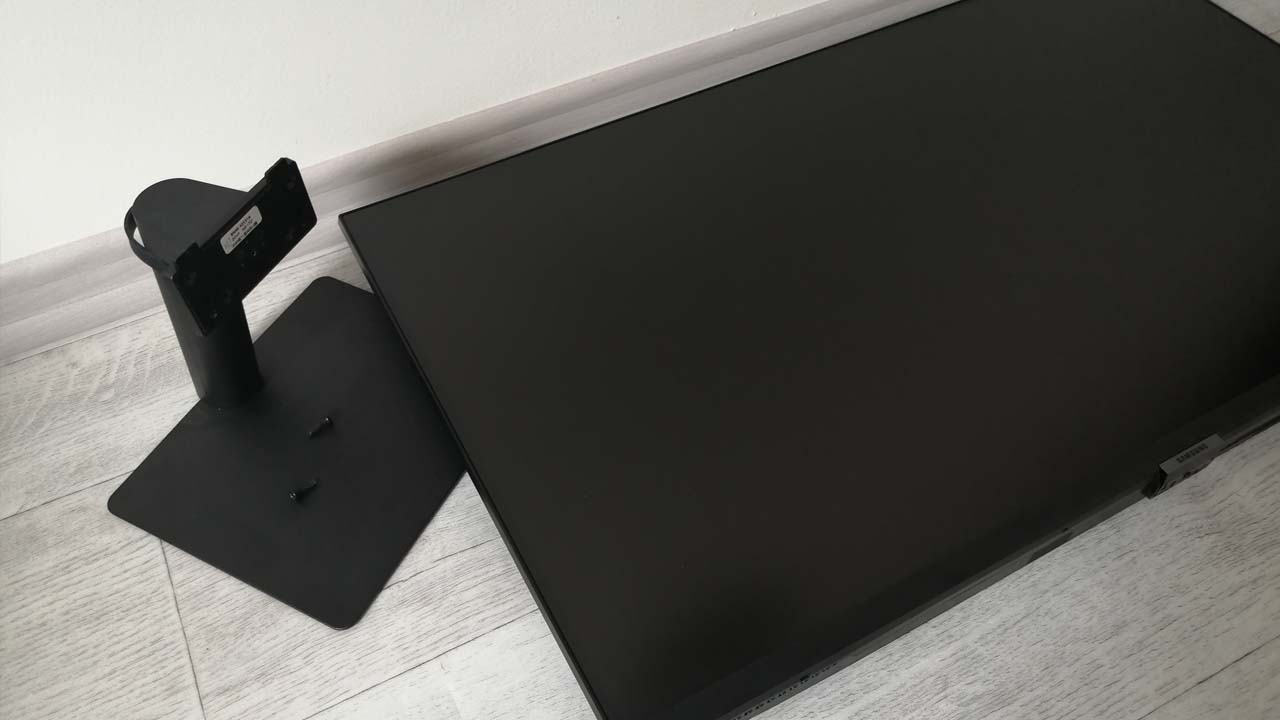 Recenzia na pracovný monitor Samsung Smart M7