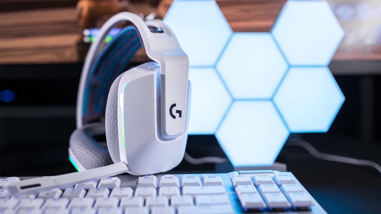 Logitech G733
