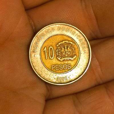 Dominican Republic coins (10 pesos and portrait coin, 2008) - Image 1 of 2