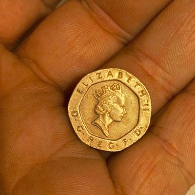 British 20 Pence Coins Featuring Queen Elizabeth II - Image 2 of 2