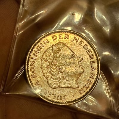  Dutch coins from 1969 featuring Queen Juliana and a crowned lion - Image 2 of 2