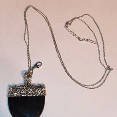 Ornate silver pendant necklace with black cabochon - Image 2 of 2
