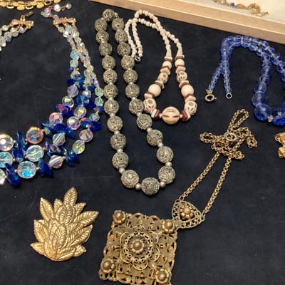 Vintage Costume Jewelry - Trifari & More - Image 7 of 14