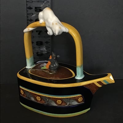 Royal Doulton / Minton Cat & Mouse Teapot - Image 1 of 7