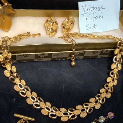 Vintage Costume Jewelry - Trifari & More - Image 2 of 14