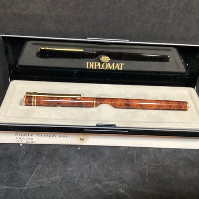 Vintage Fountain Pens - Image 9 of 12