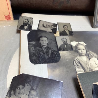 Antique Photos / Portraits - Image 2 of 14
