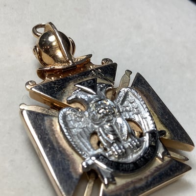 Gold & Onyx Knights Templar Pendant - Image 6 of 10
