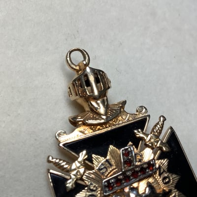 Gold & Onyx Knights Templar Pendant - Image 3 of 10
