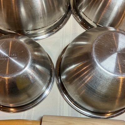 Stainless steel mixing bowls, baking  - Image 3 of 4