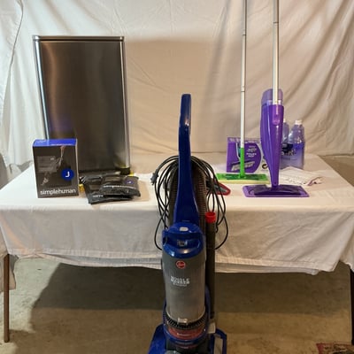 Cleaning equipment and supplies - Image 1 of 5