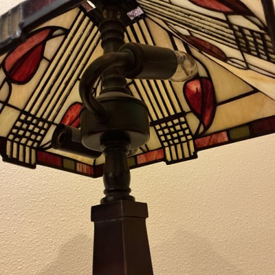 Tiffany-style stained glass table lamp - Image 4 of 4