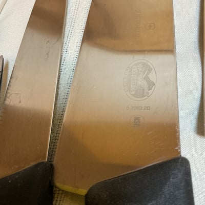 Cutlery with cutting boards and accessories, Calphalon, Victorinox  - Image 7 of 12