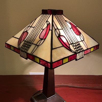Tiffany-style stained glass table lamp - Image 2 of 4