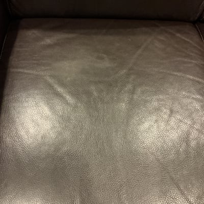 Dark brown leather loveseat with decorative pillows - Image 10 of 10