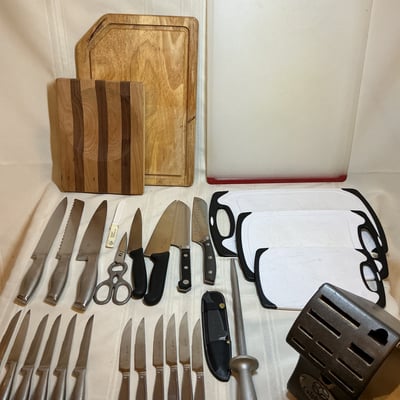Cutlery with cutting boards and accessories, Calphalon, Victorinox  - Image 1 of 12