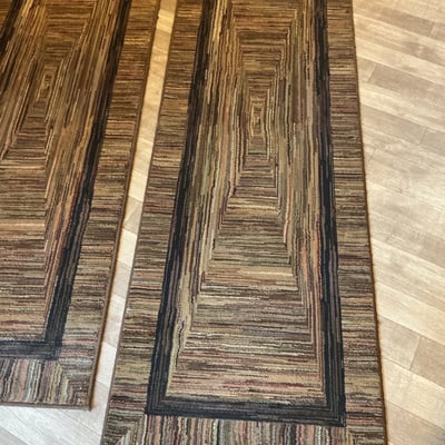 Two rectangular patterned runner rugs - Image 3 of 4
