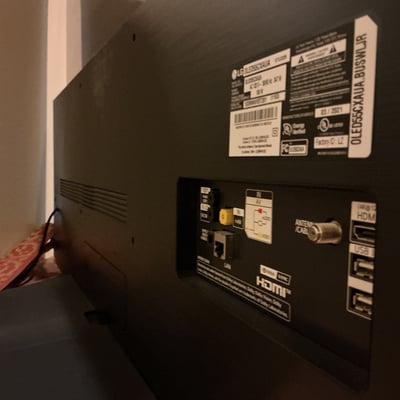 Flat-screen LG TV with remote - Image 4 of 4