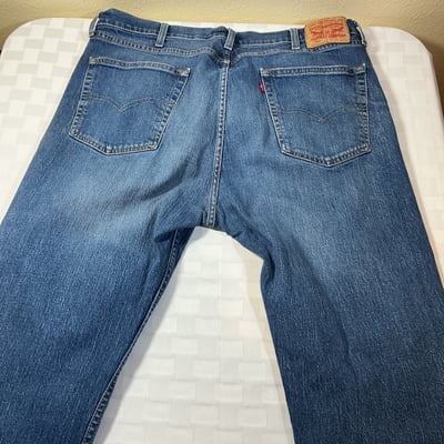 Assorted Levi's Jeans in Blue and Black Denim - Image 7 of 9