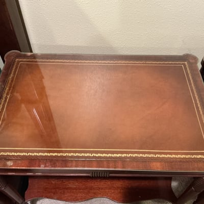 Pair of wooden end tables with lamps - Image 4 of 5