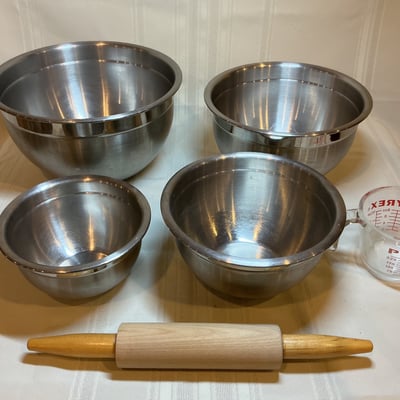 Stainless steel mixing bowls, baking  - Image 2 of 4
