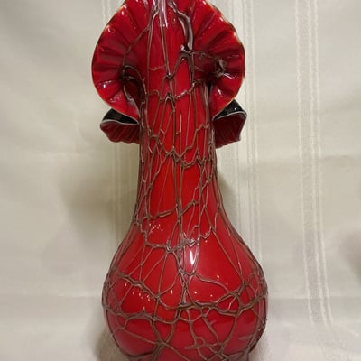 Art glass vases.  - Image 2 of 6