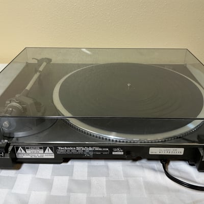 Technics turntable with Yamaha receiver, Bose speakers, and CD collection - Image 3 of 8