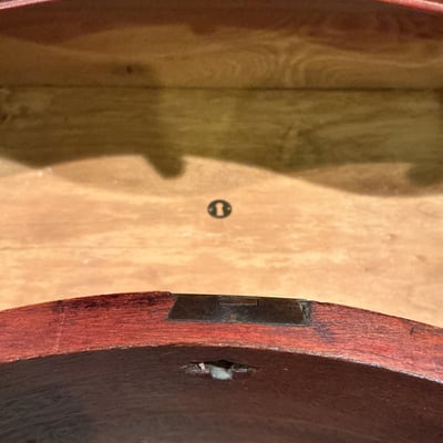 Vintage curved-front dresser with brass hardware - Image 7 of 8