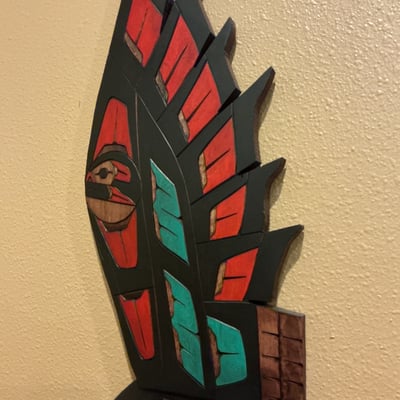 Northwest Indigenous Coast raven motif wooden wall sculpture - Image 3 of 5