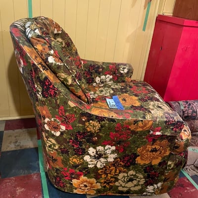 Vintage Small & Boyes floral swivel armchair - Image 4 of 9