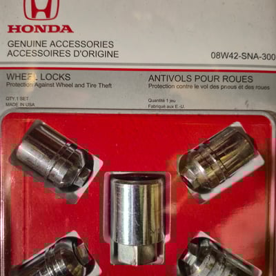 Automotive accessories and maintenance tools - Image 4 of 8