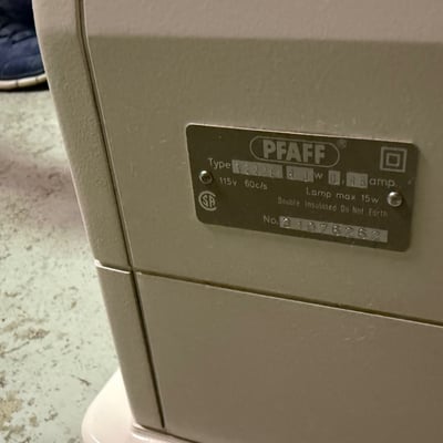 Pfaff sewing machine with accessories and manuals - Image 3 of 9