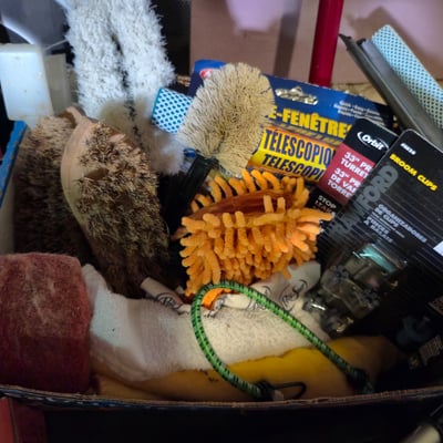 Automotive accessories and maintenance tools - Image 3 of 8