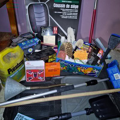 Automotive accessories and maintenance tools - Image 1 of 8