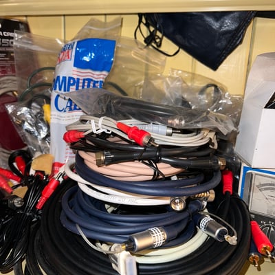 Assorted electronics and audio accessories - Image 9 of 12