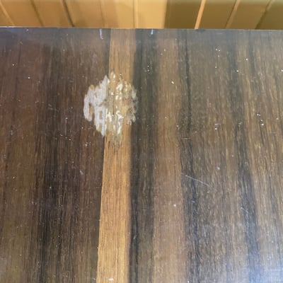 Four-drawer walnut dresser with chevron veneer - Image 4 of 13