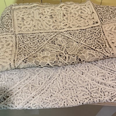 Assorted vintage textiles and a brown zippered pouch - Image 3 of 14